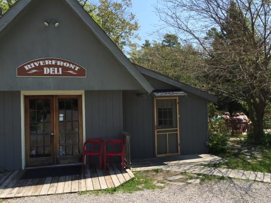Riverfront Pizza & Deli
