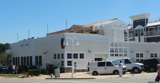 The Stray Dog Bar & Grill
