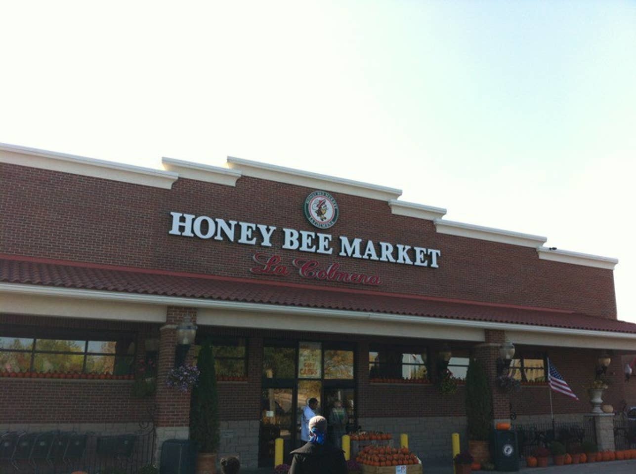 Honey Bee La Colmena